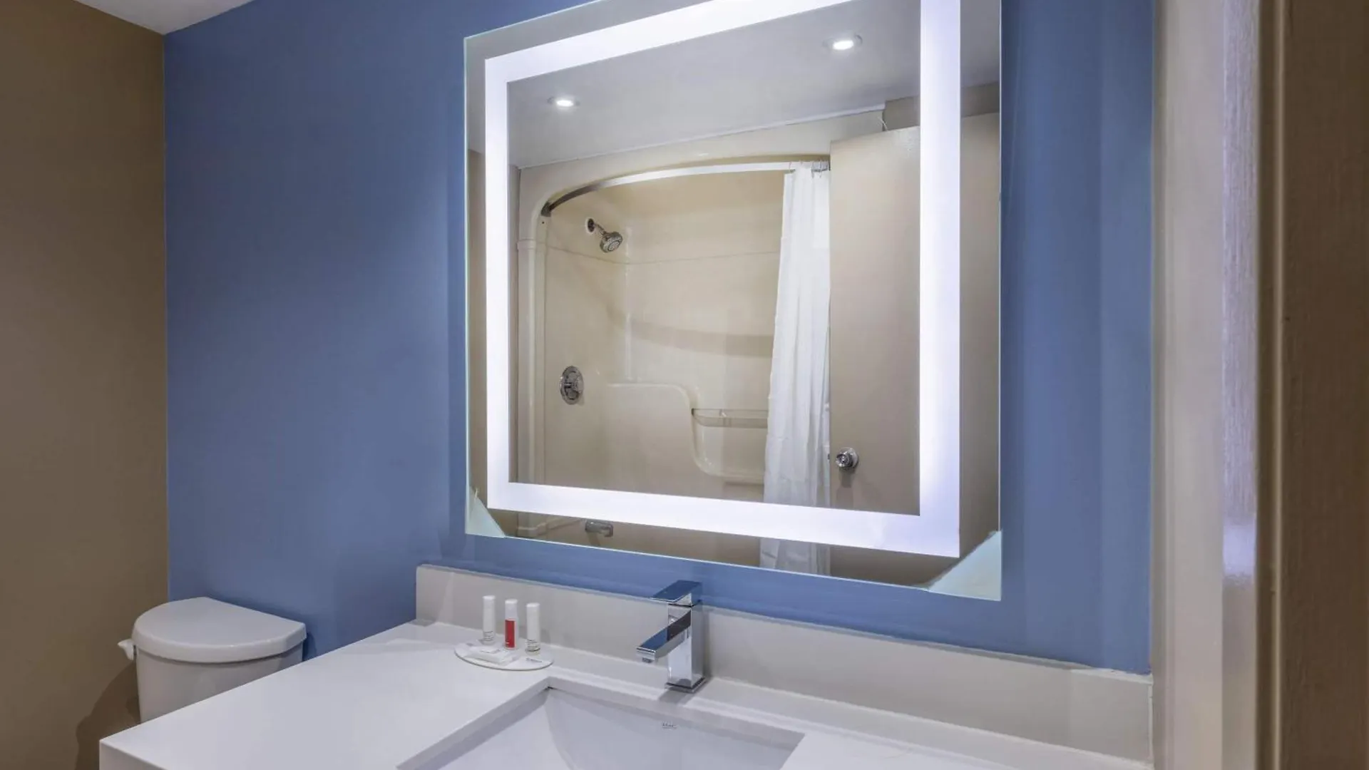 **  Hotel Super 8 By Wyndham Toronto East On Kanada