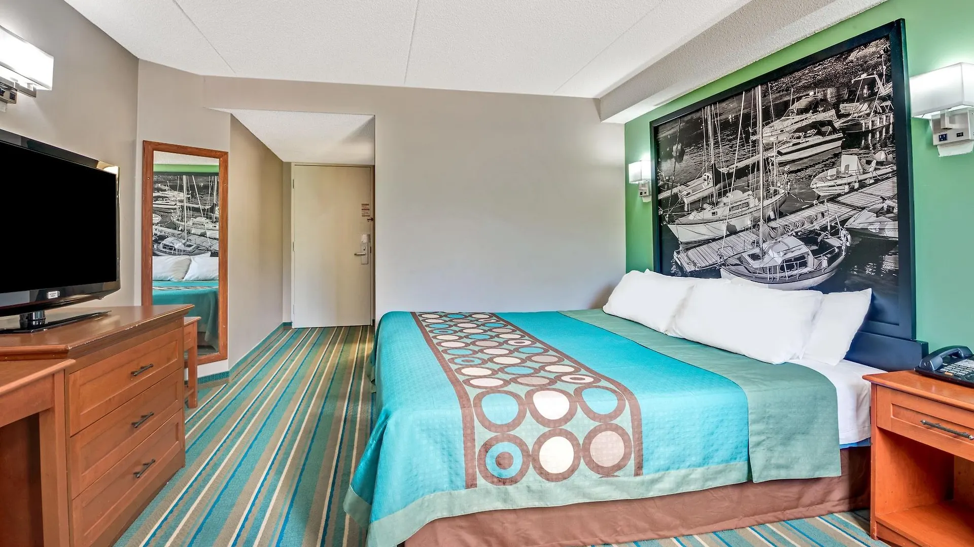 Super 8 By Wyndham Toronto East On Hotel