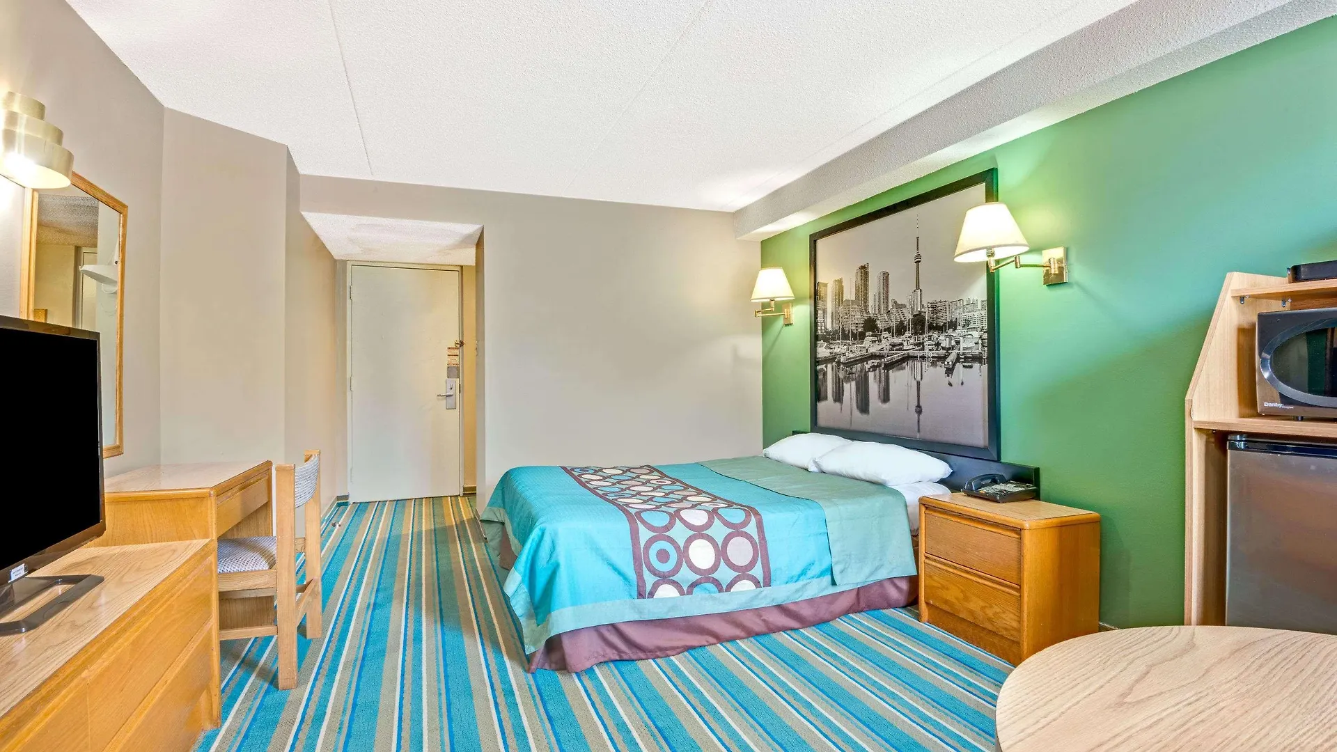 **  Super 8 By Wyndham Toronto East On Hotel Canada