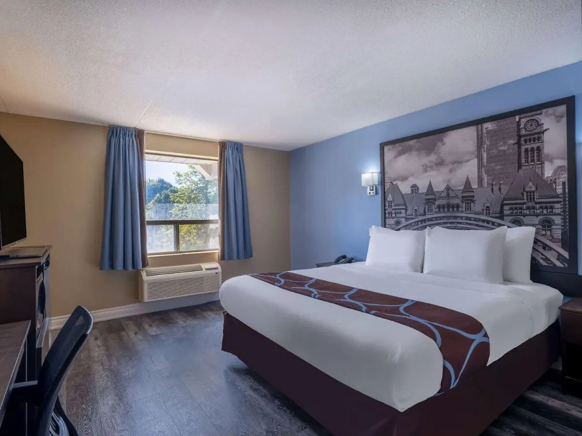Super 8 By Wyndham Toronto East On Hotel