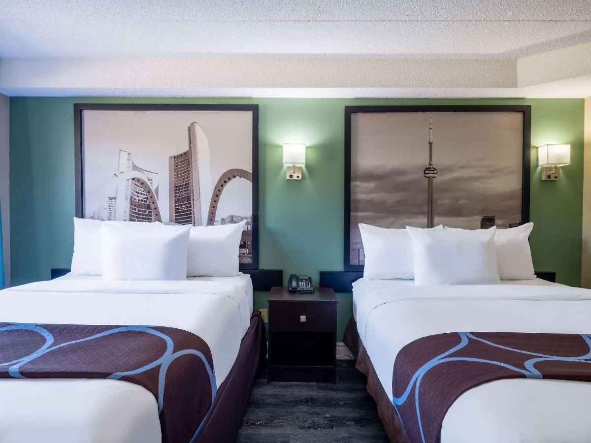 Super 8 By Wyndham Toronto East On Hotel Canadá