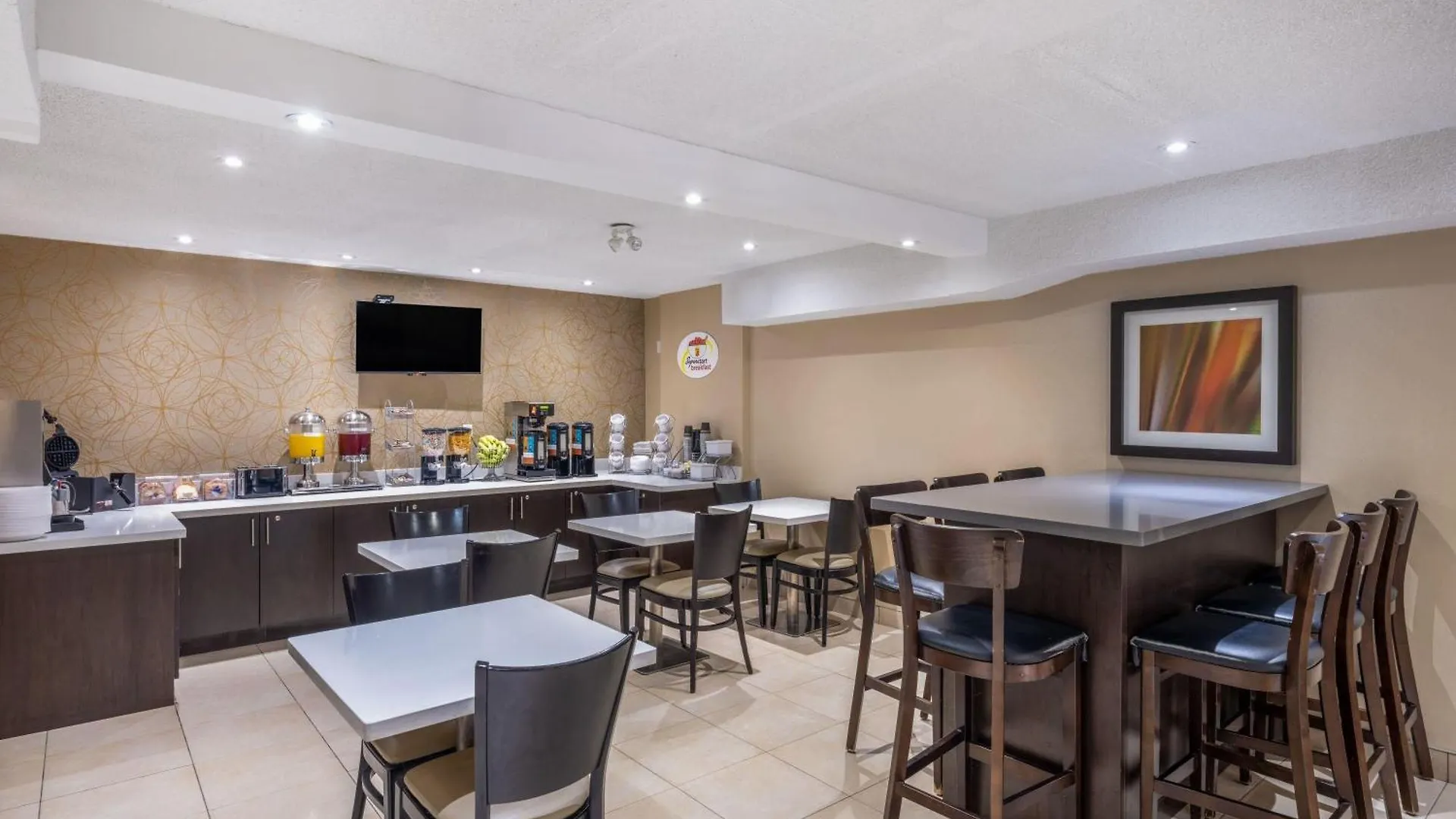 Super 8 By Wyndham Toronto East On Hotel 2*,  Canada