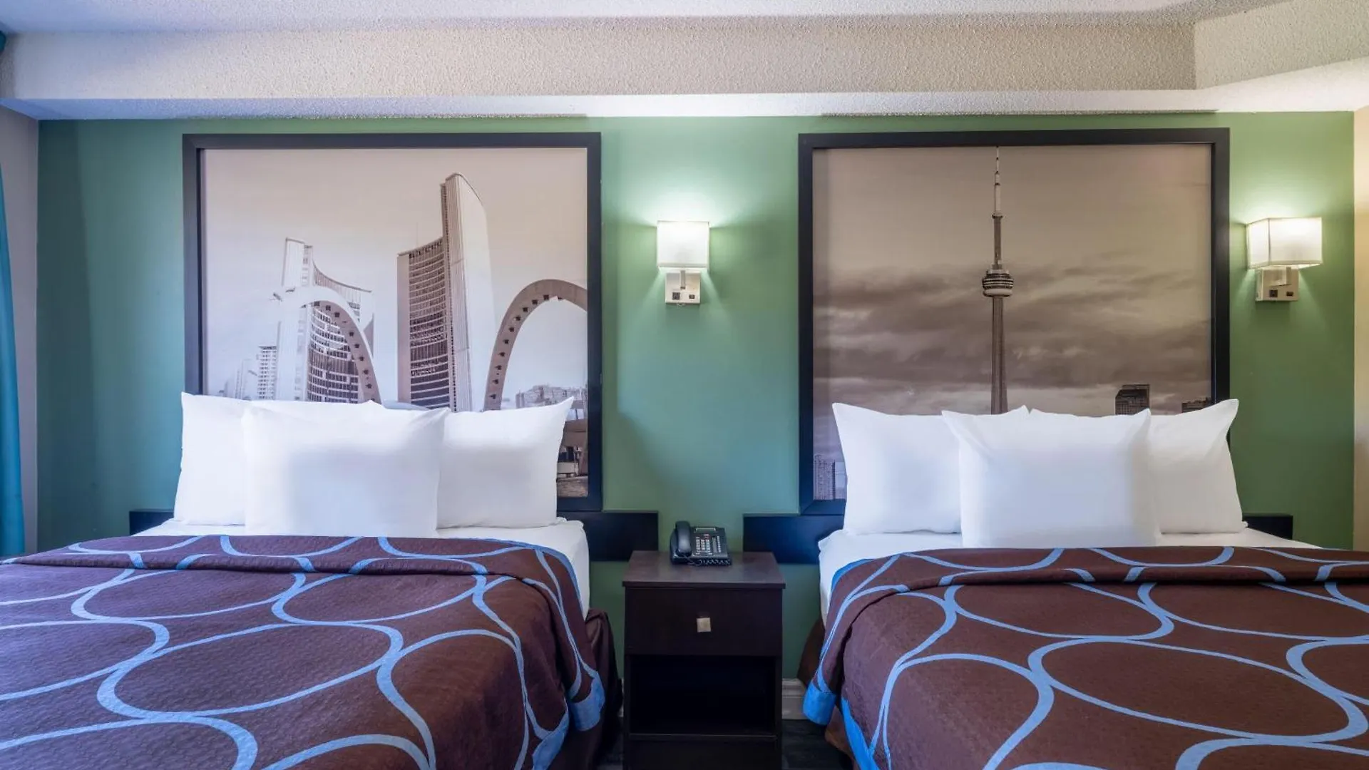 Super 8 By Wyndham Toronto East On Hotel