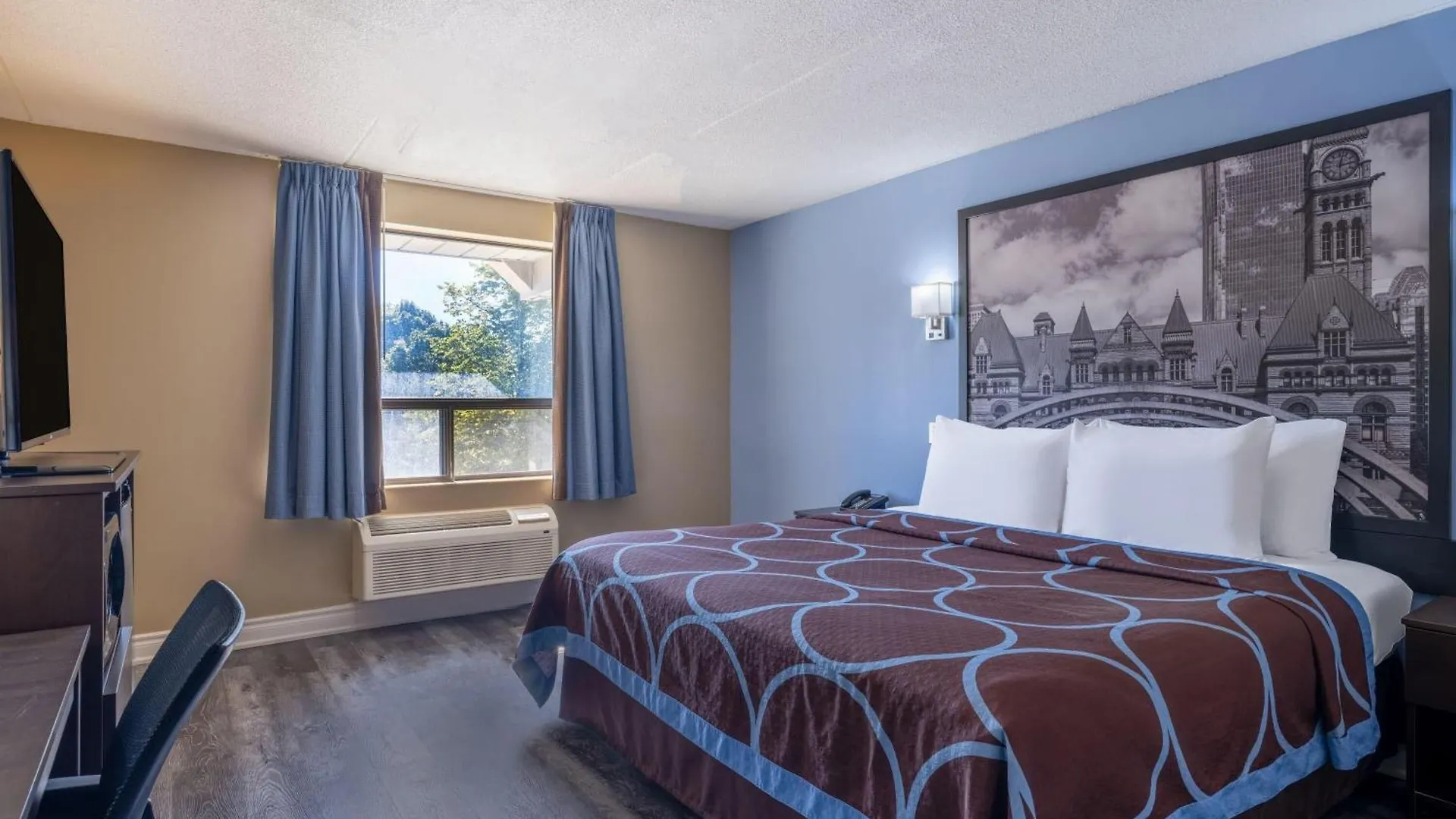 Super 8 By Wyndham Toronto East On Hotel 2*,