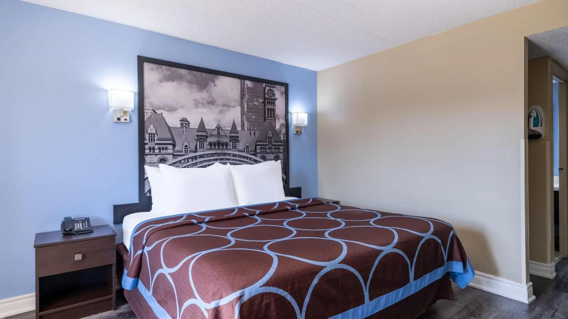 Super 8 By Wyndham Toronto East On Hotel Canada