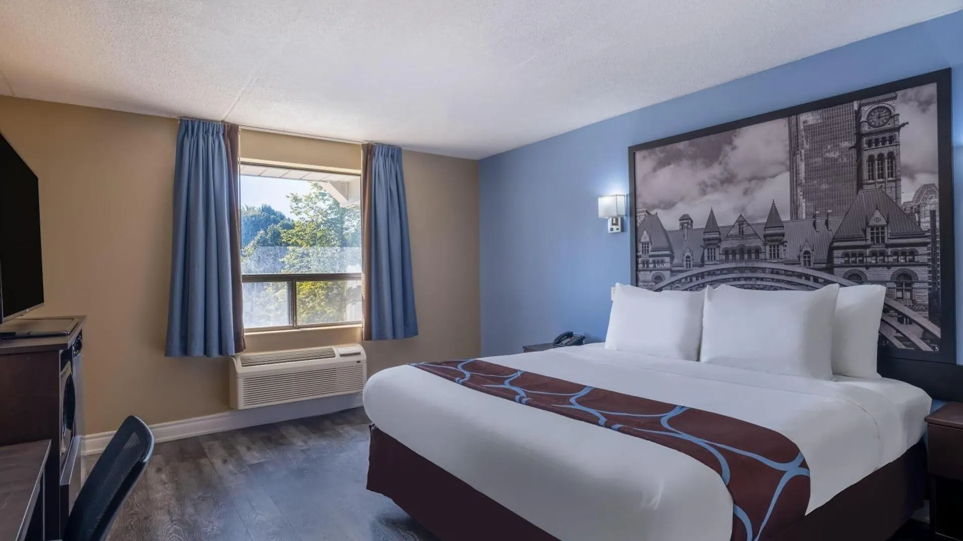 Super 8 By Wyndham Toronto East On Hotel 2*,