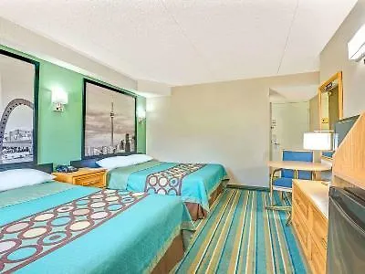 Super 8 By Wyndham Toronto East On Hotel
